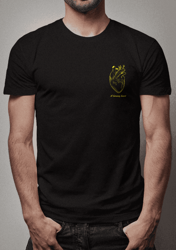 Nome do produto  Camiseta A burning heart (Um coração em chamas)