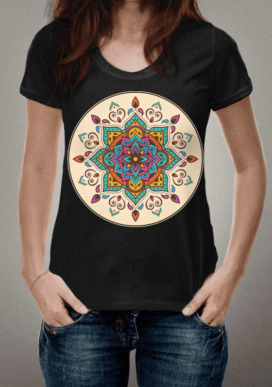 camiseta mandala colorida