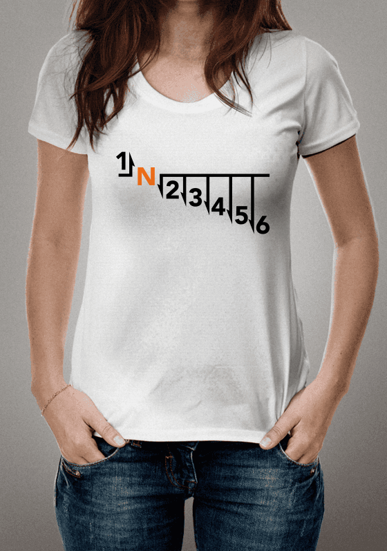 Nome do produto  CAMISETA PRIMEIRA PRA CIMA E O RESTO PRA BAIXO - ESTAMPA PRETA