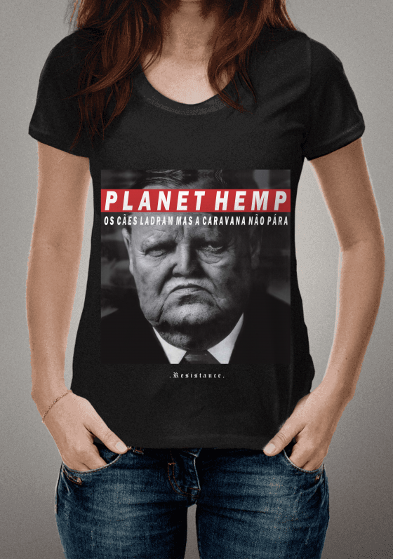 Nome do produto: OS CÃES LADRAM MAS A CARAVANA NÃO PÁRA